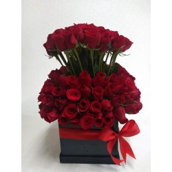 Arreglo elegante de 150 rosas rojas | Florería Versalles CDMX