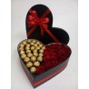 Arreglo en caja con forma de corazón | Rosas y chocolates | Florería Versalles CDMX