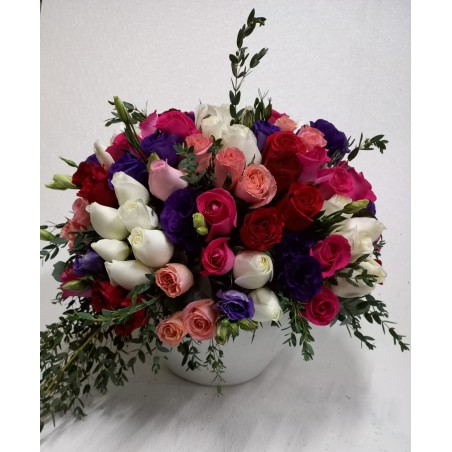 Arreglo de rosas multicolor y lisianthus | Florería Versalles CDMX