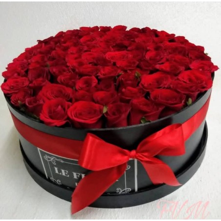 Sembrado de 150 rosas rojas en caja cilíndrica | Florería Versalles CDMX