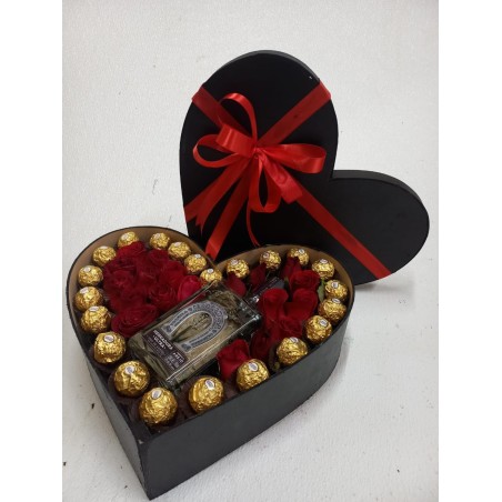 Arreglo de rosas rojas con chocolates y tequila | Florería Versalles CDMX