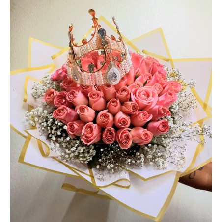 Ramo de 50 rosas con corona | Florería Versalles