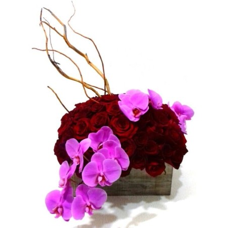 Arreglo floral con 100 rosas y orquídeas | Florería Versalles