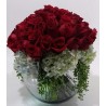 100 rosas rojas en pecera de cristal | Arreglo floral elegante