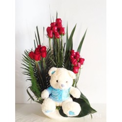 Arreglo con 24 rosas rojas y oso de peluche | Florería Versalles