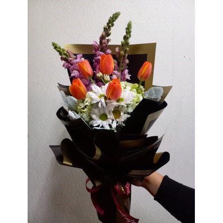 Ramo de 5 tulipanes frescos | Detalle floral elegante