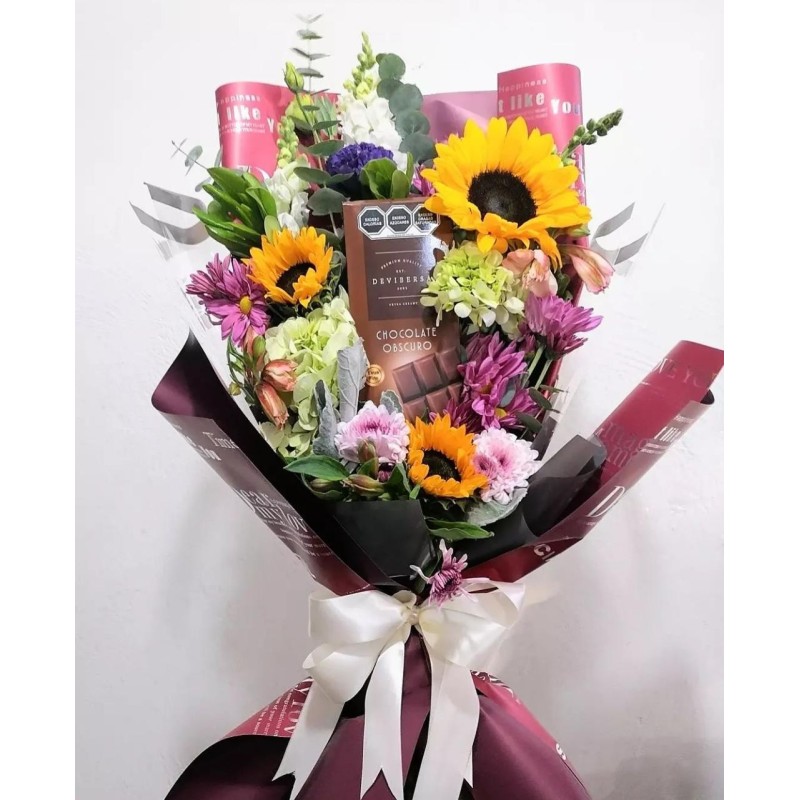 Ramo campestre con girasoles y chocolates | Florería Versalles