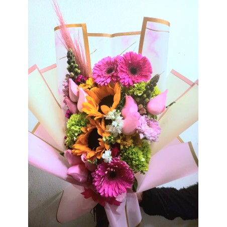 Ramo de girasoles, rosas y gerberas rosas | Florería Versalles